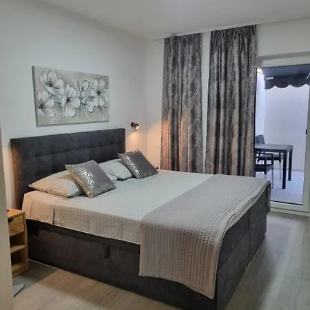 Apartment Terraced House Malo Misto